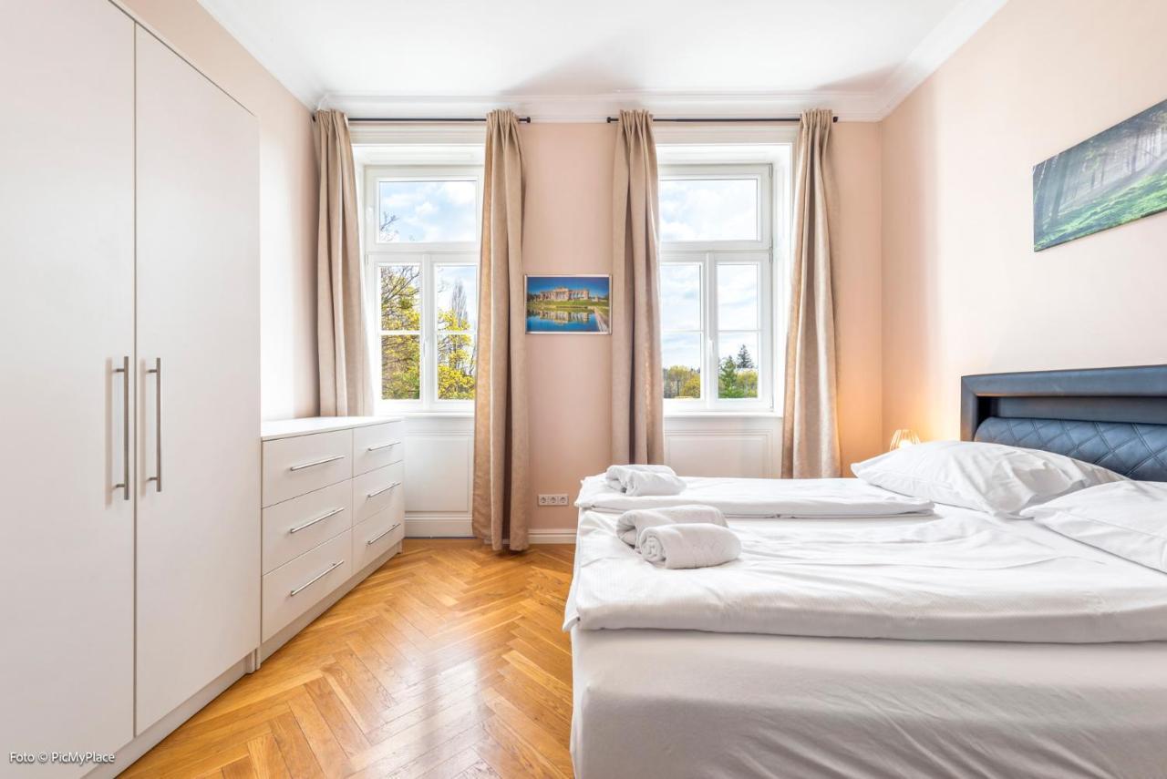 Imperial Schoenbrunn - Contactless Check-in