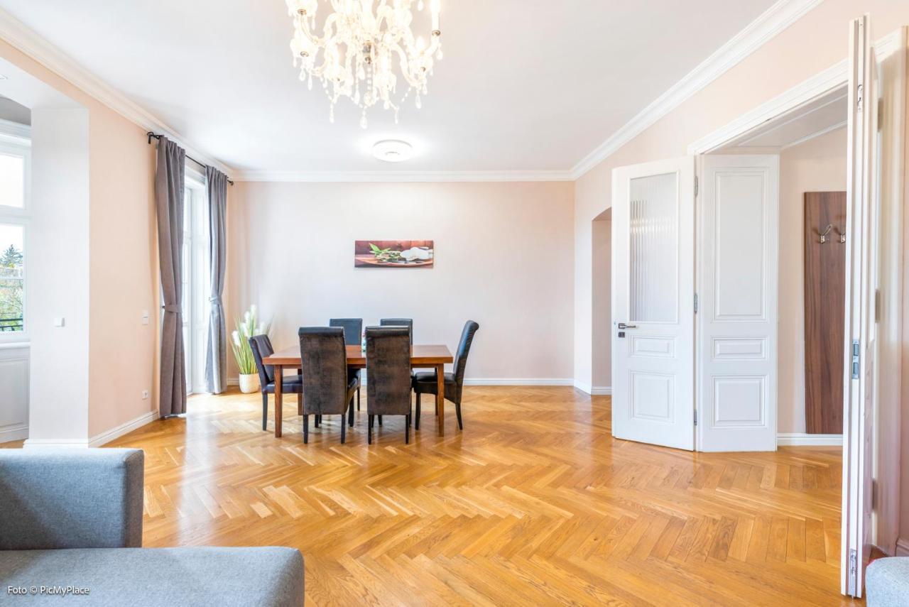 Imperial Schoenbrunn - Contactless Check-in Vienna
